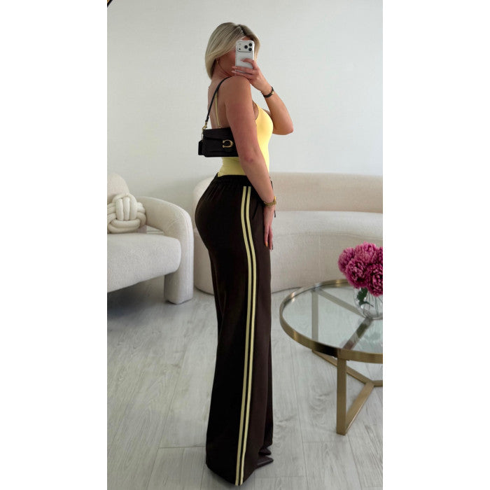 Pantalon casual choco bandes jaune